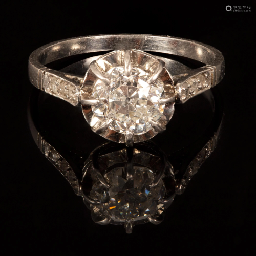 An Antique 18K White Gold and Diamond Ring