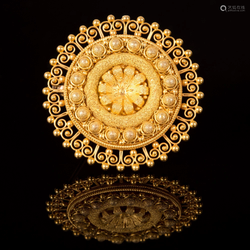 Fine Etruscan Revival Gold Brooch Attributed to