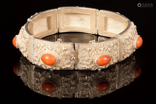 Chinese silver filigree bracelet set with coral