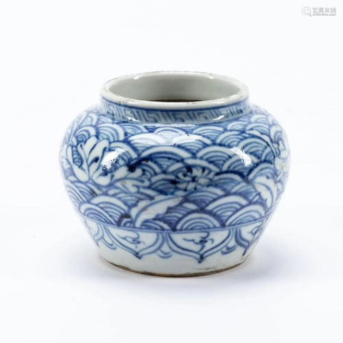 CHINESE SMALL BLUE & WHITE OCEAN MOTIF POT