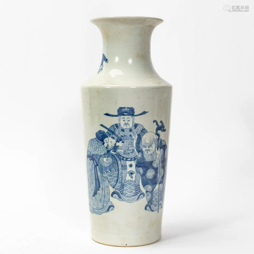 CHINESE QING STYLE BLUE AND WHITE PORCELAIN VASE