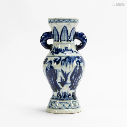 CHINESE BLUE & WHITE DOUBLE HANDLE VASE