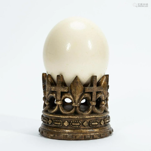 OSTRICH EGG ORNAMENT ON GILT PAINTED STAND