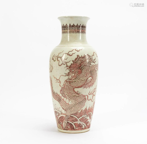 CHINESE RED & WHITE FLORAL MOTIF BALUSTER VASE