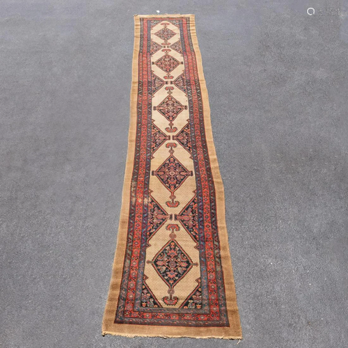 ANTIQUE SERAB CARPET, 17'4