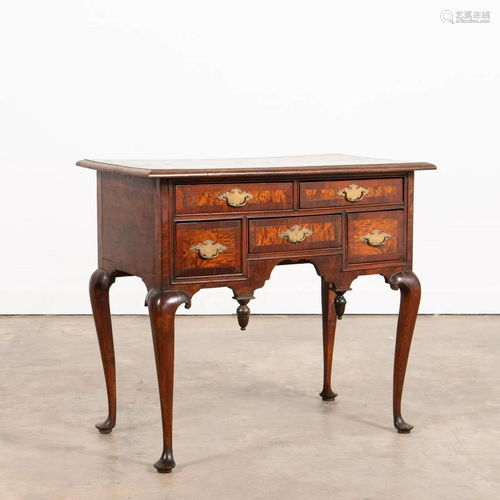 MASSACHUSETTS QUEEN ANNE DRESSING TABLE, C. 1730