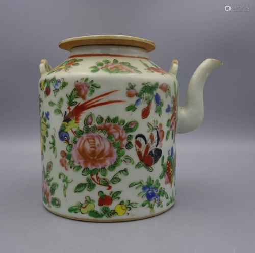 ANTIQUE CHINESE QING DYNASTY FAMILLE ROSE TEA POT