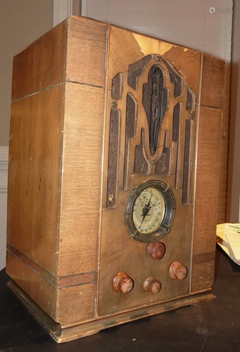 ANTIQUE ZENITH RADIO