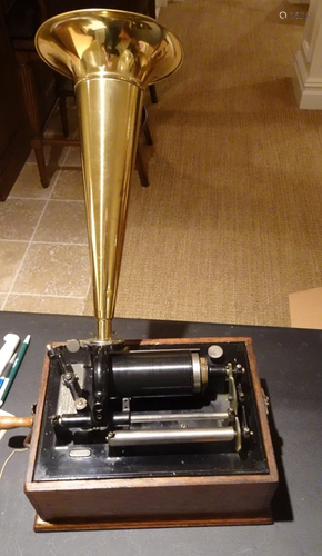 ANTIQUE THOMAS EDISON PHONOGRAPH