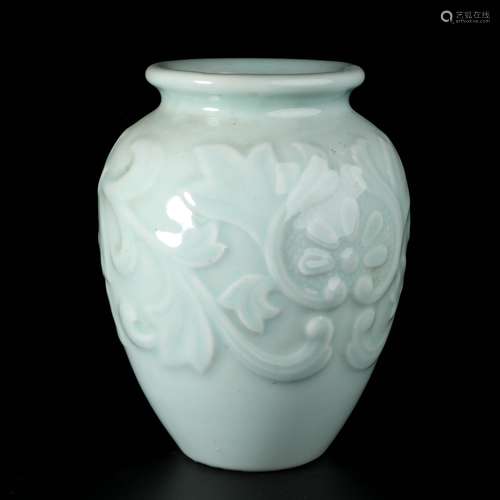 chinese celadon glazed porcelain pot