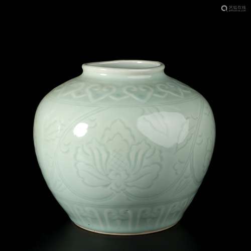chinese celadon glazed porcelain engraved pot