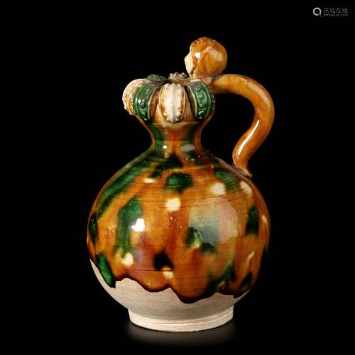 chinese sancai porcelain ewer