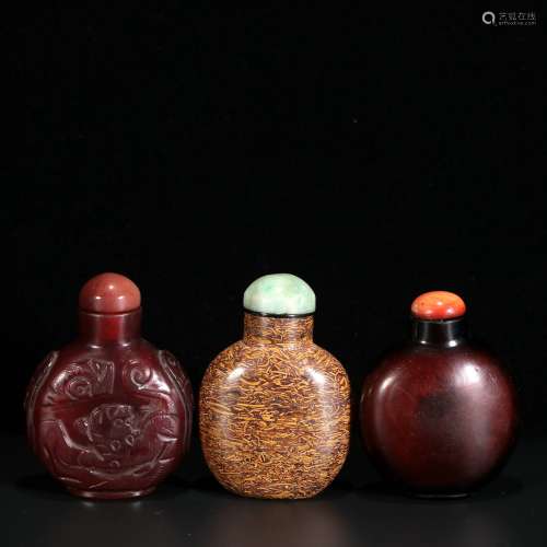 a group of chinese snuff bottles