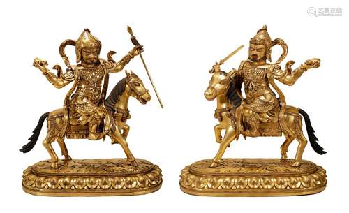 Qing Dynasty - Pair of Gilt Buddha Statue