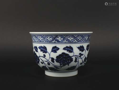 A blue and white 'lotus' bowl