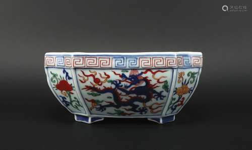 A Wu cai 'dragon and phoenix' pot