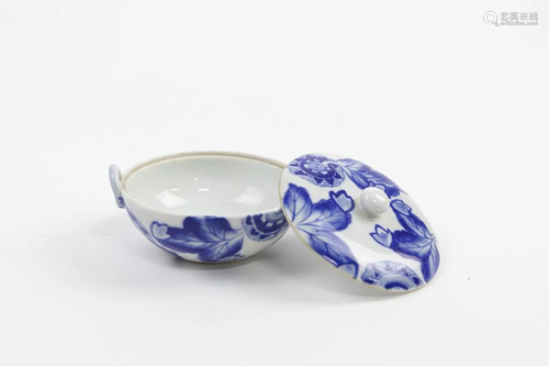 SMALL JAPANESE BLUE AND WHITE LIDDED BOWL