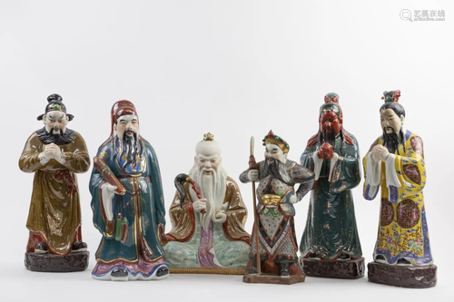 GROUP OF SIX CHINESE PORCELAIN FIGURES