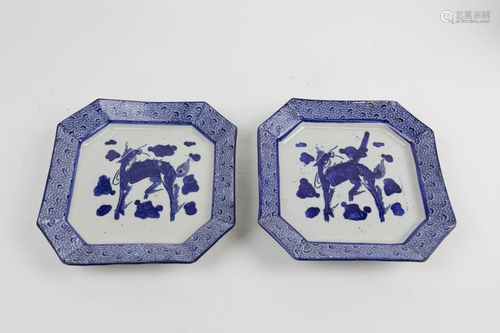 PAIR OF CHINESE BLUE AND WHITE PLATES