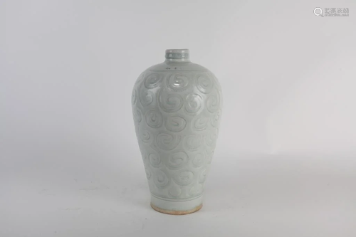 CHINESE CELADON MEIPING VASE