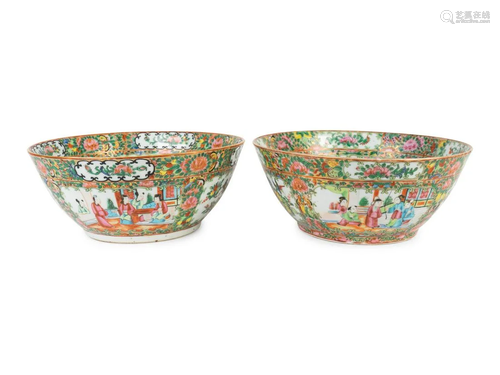 A Pair of Chinese Export Gold Medallion Bowls Height 4