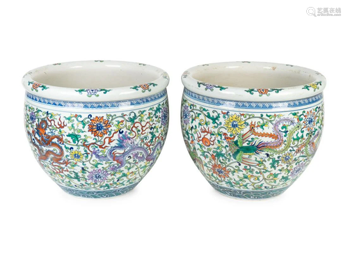 A Pair of Chinese Wucai Porcelain 