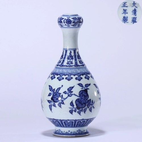 A Blue and White Garlic Head Vase