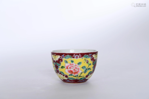 A Falangcai Peony Cup Qing Style