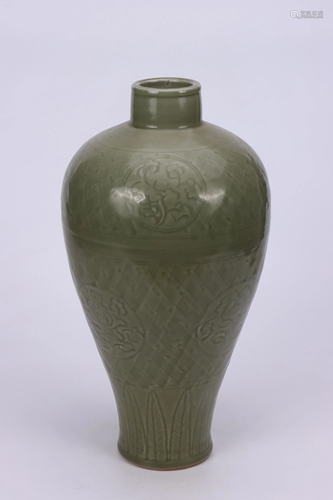 Longquan Celadon Glazed Meiping