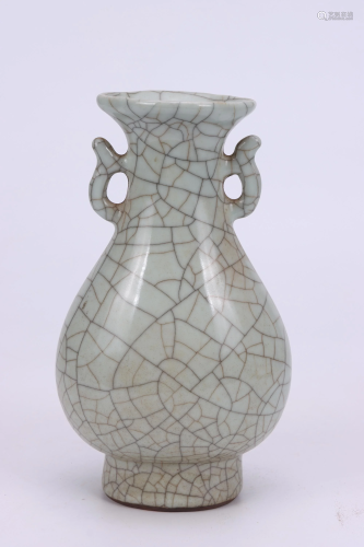 A Ge-ware Vase Qing Style