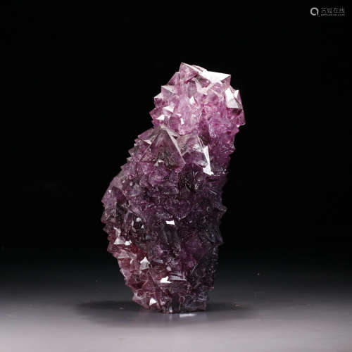 A Purple Crystal Rockery Ornament