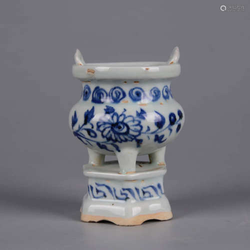 A Blue and White Floral Porcelain Incense Burner