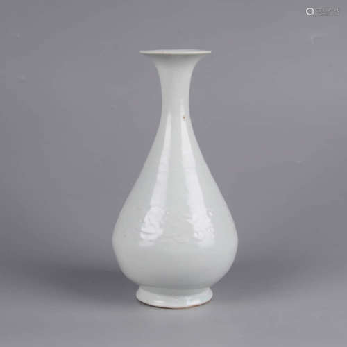A Shufu Glaze Floral Carved Porcelain Vase