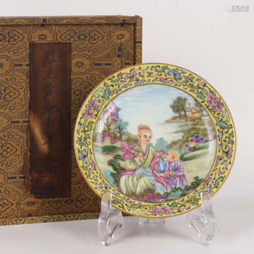 A Yellow Ground Floral Western Figures Porcelain Plate