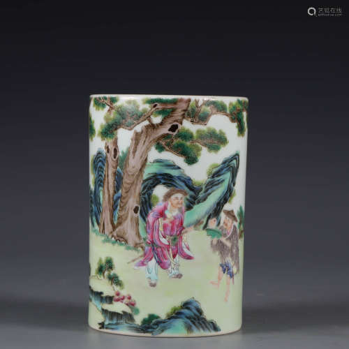 A Famille Rose Pine%figures Porcelain Brush Pot