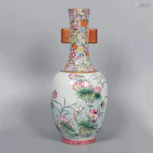 A Gold Ground Flowers&Birds Pattern Porcelain Guaner Vase