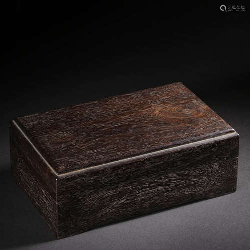 A Lobular Red Sandalwood Box with Cover