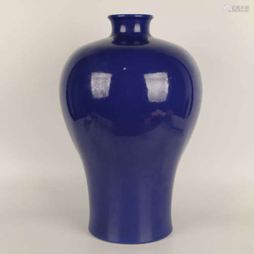 A Blue Glazed Porcelain Meiping