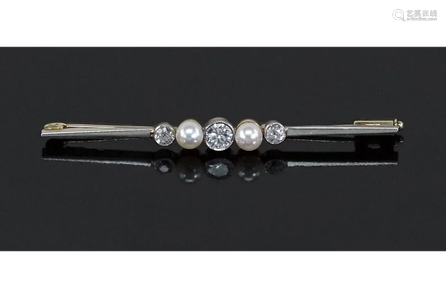 A Diamond & Pearl Bar Brooch.