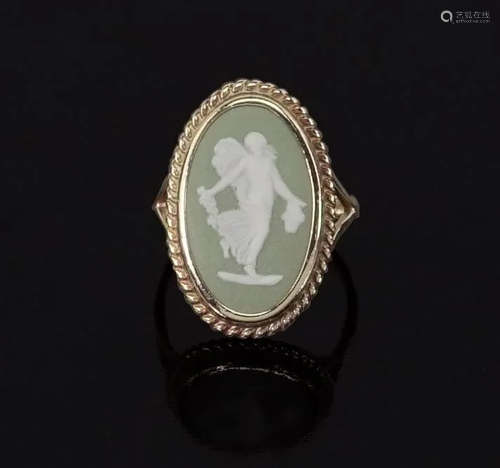 A Wedgwood Jasperware Ring.