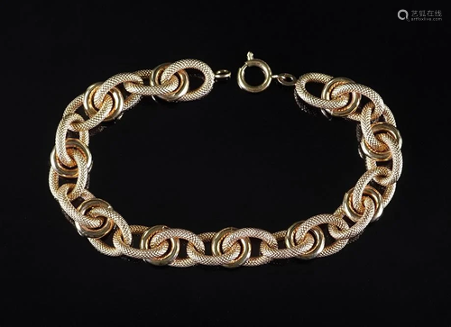 An Italian 18 Karat Yellow Gold Bracelet.