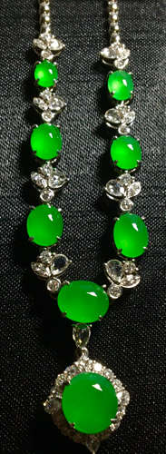 ICY GREEN JADEITE NECKLACE