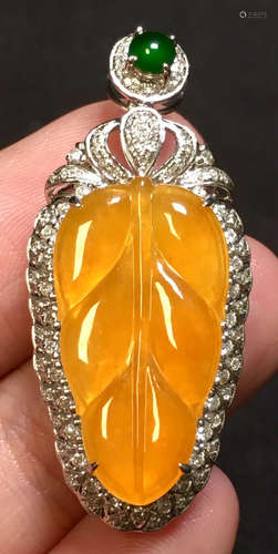 ICY HONEY YELLOW JADEITE LEAF PATTERN PENDANT