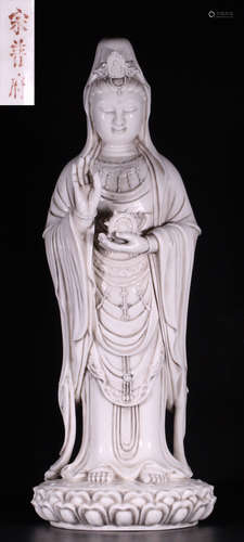 DEHUA WHITE GLAZE GUANYIN STATUE