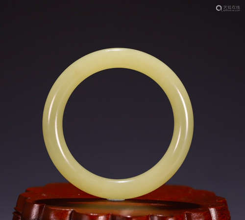 HETIAN YELLOW JADE BANGLE