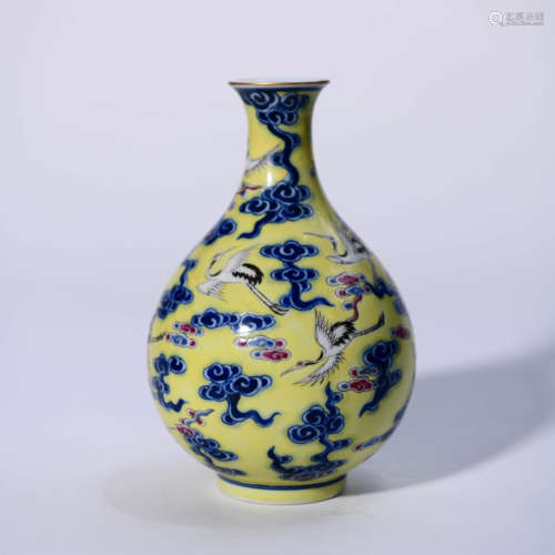 A Yellow-glazed Cloud&crane Pattern Pear-shaped Porcelain Va...