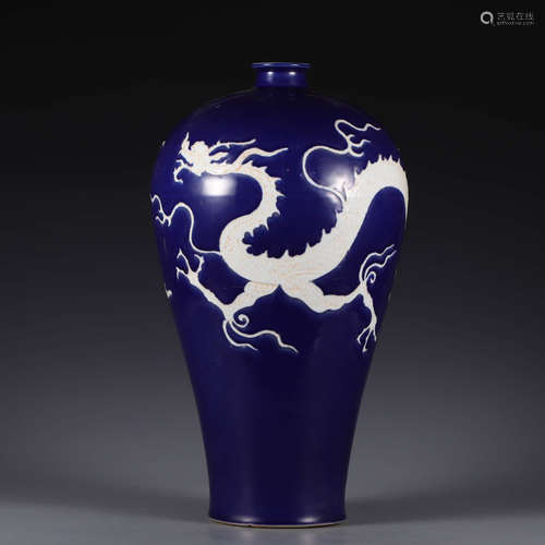 A Blue-glazed Dragon Pattern Porcelain Meiping