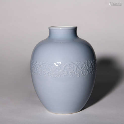 A Sky-blue-glazed Kui-Dragon Pattern Porcelain Jar