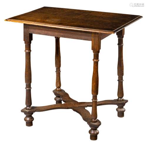 Oak Wood Side Table Queen Anne