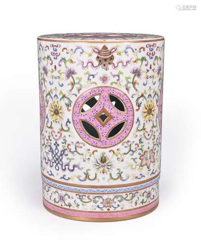 A famille rose interlocking flower porcelain incense burner